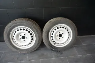 2 Altwetterreifen VW T5 Transporter 6.5x16 ET51 205/65/16 107T Uniroyal Reifen - Bild 1