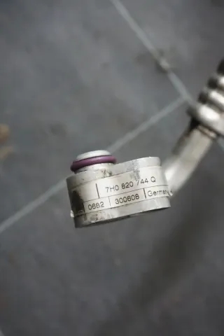 VW T5 Klimaleitung Kältemittelschlauch 7H0820744Q Klimaanlage 2,0 AXA Benziner - Bild 4