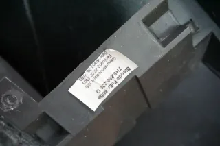 VW T5 Multivan Verkleidung Blende Fußraum unten Mitte hellgrau 7H5858335D - Bild 7