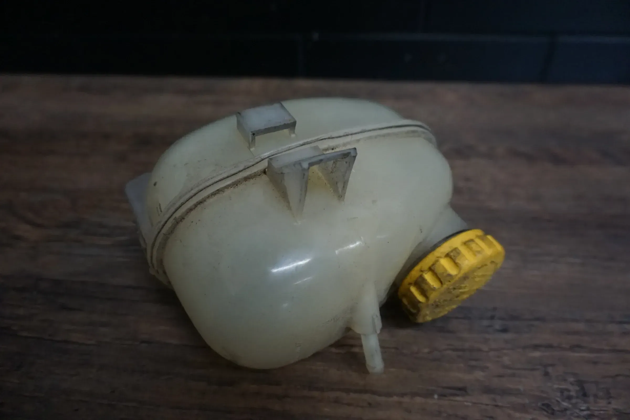 Original Opel Corsa C Kühlwasser Behälter Ausgleichsbehälter 09128766 - Bild 1