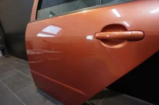 Skoda Fabia Combi 5J Tür hinten Links ohne Anbauteile Farbe orange 9771 - Bild 5