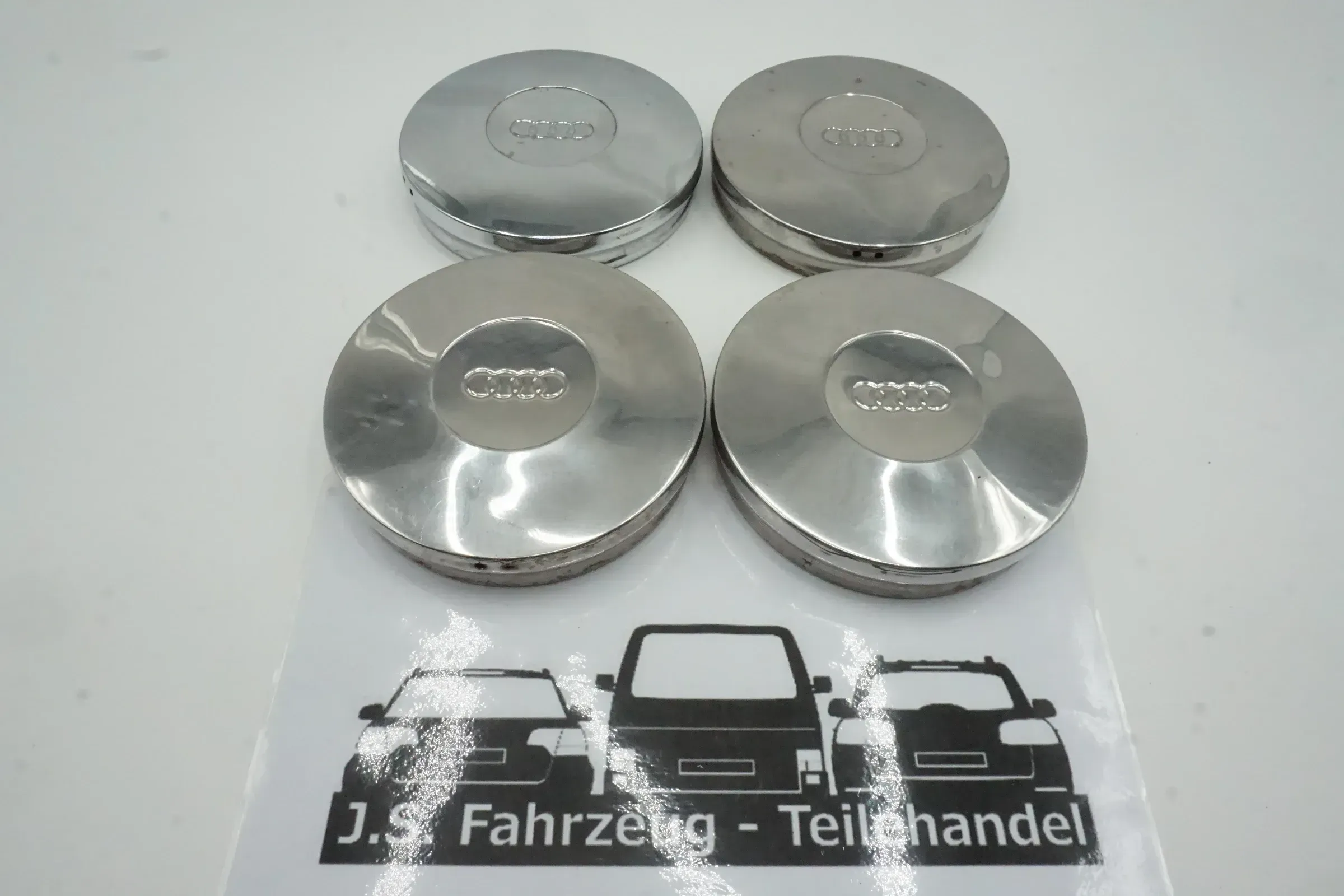 Audi 80 B1 Radkappe Radzierblende Chrom Blech Nabedeckel Zierblende Metall - Bild 1