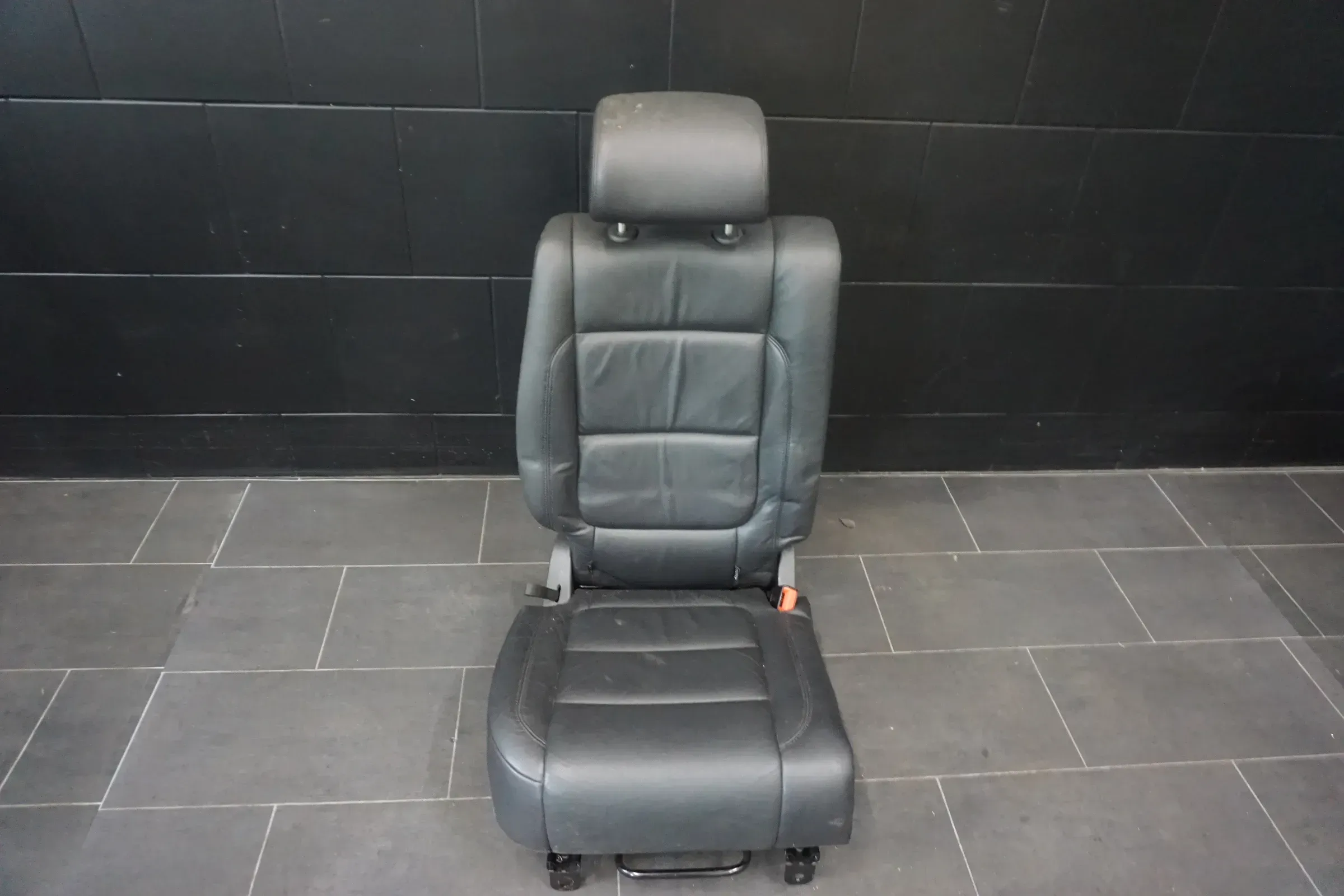 VW Tiguan 5N 2014 Rücksitz Sitz Rücksitzbank Stoff Leder hinten rechts - Bild 1