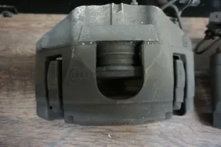 Original Audi A8 4E 4.2TDI V8 Bremssattel Set Bremse vorn Bremsanalge - Bild 5