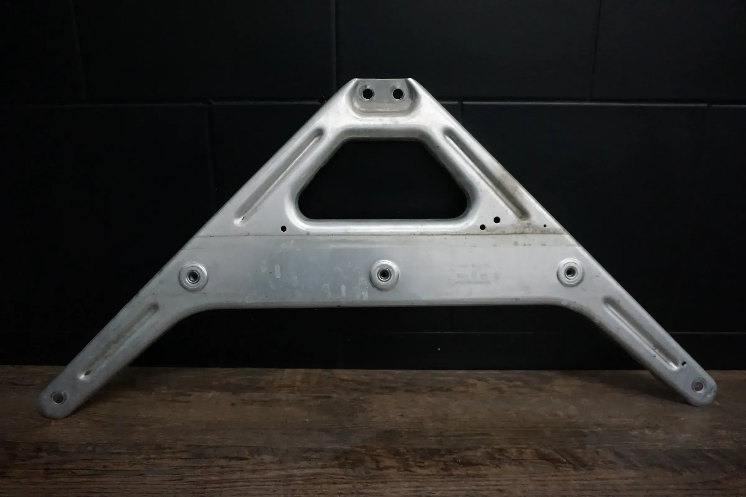 AUDI Q7 4M VW Touareg 3 Querstütze Domstrebe Zusatzverstärkung 4M0806303B - Bild 1