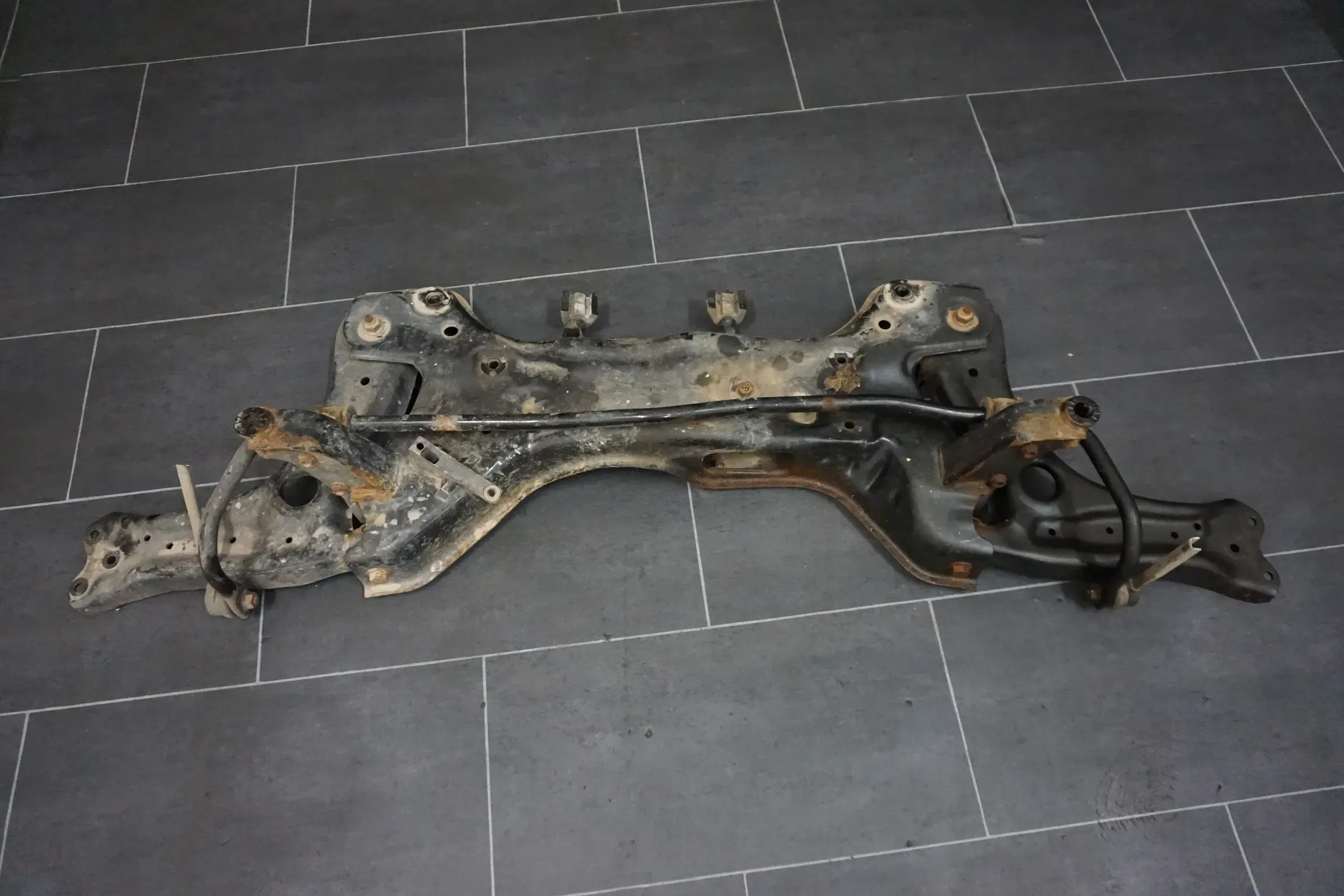 Original VW Polo UP Seat Ibiza Achsträger Aggregateträger Vorn 6R0199347 - Bild 1