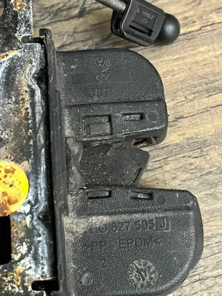 Original VW T5 T6 Heckklappenschloss Klappenschloss Kofferraum 7E5827505J - Bild 3