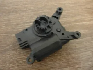 VW GOLF VII 7 SKODA OCTAVIA III 5E Stellmotor Klima Heizung 6Q0907611 - Bild 2