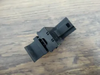 original VW Jetta 5C Heckklappenbetätigung Heckklappenöffner Schalter 1K0959831 - Bild 3