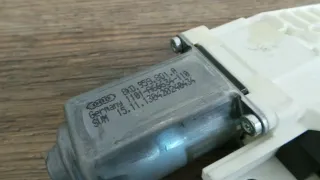 8K0959801A Original Audi A4 8K Skoda Superb Fensterheber Motor hinten rechts - Bild 2
