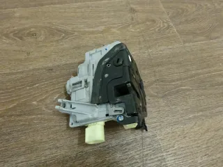 VW Passat 3C B6 Schloss Türschloss Hinten Rechts 3C4839016A - Bild 1