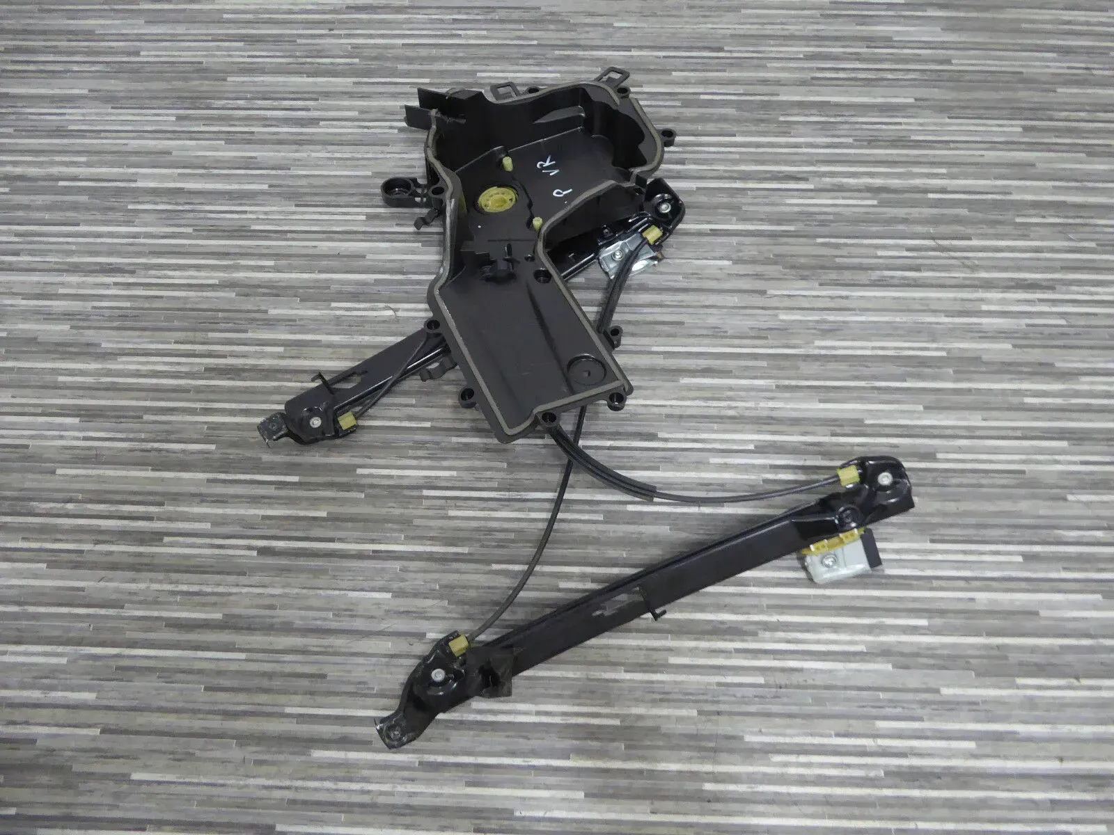 Seat Leon 1P 2006 elektrischer Fensterheber vorne rechts 1P0837402E ohne Motor - Bild 1