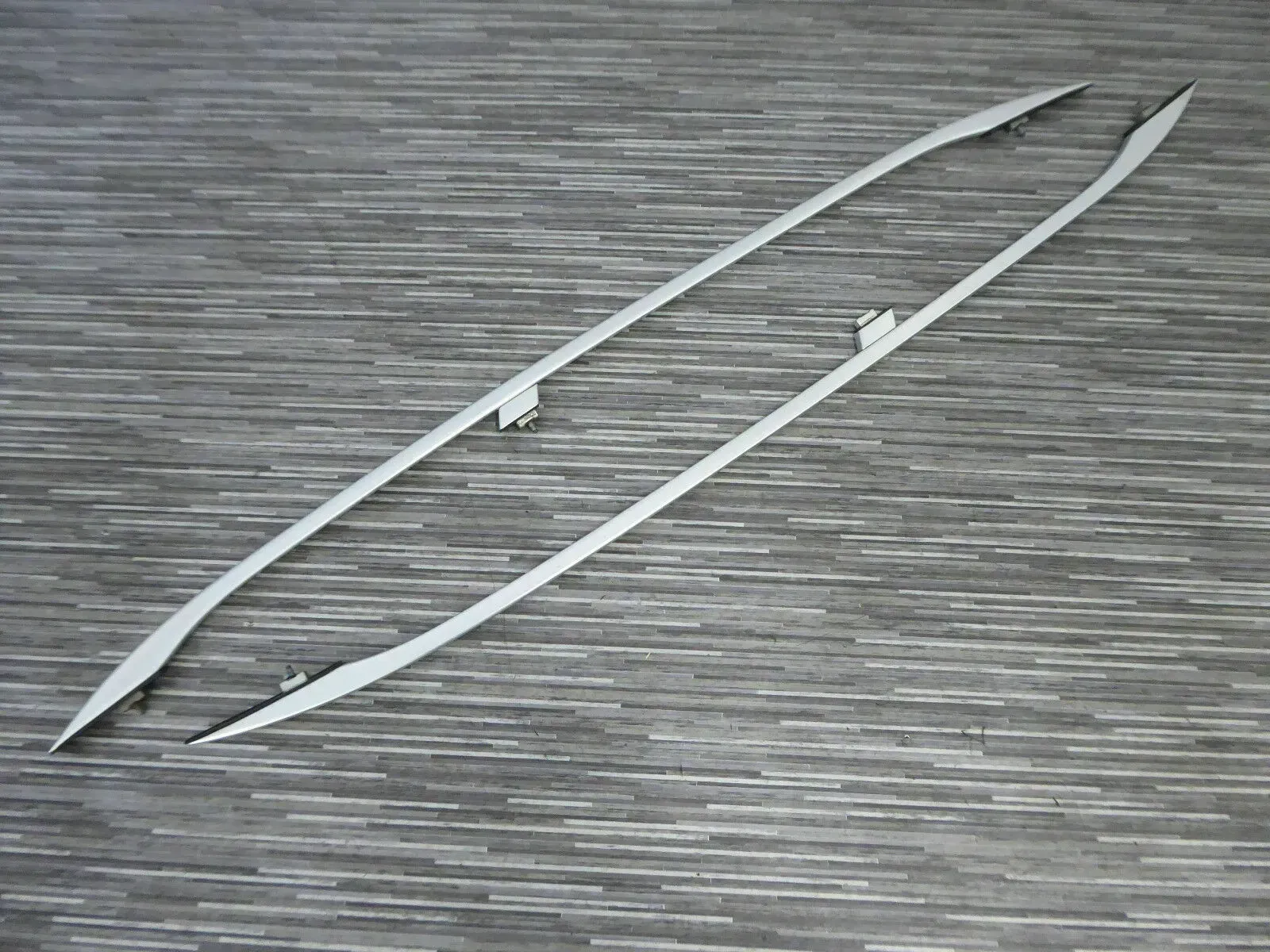AUDI A4 Avant 8ED B7 Dachreling links und rechts 8E9860021 8E9860022 4/5-Tür - Bild 1