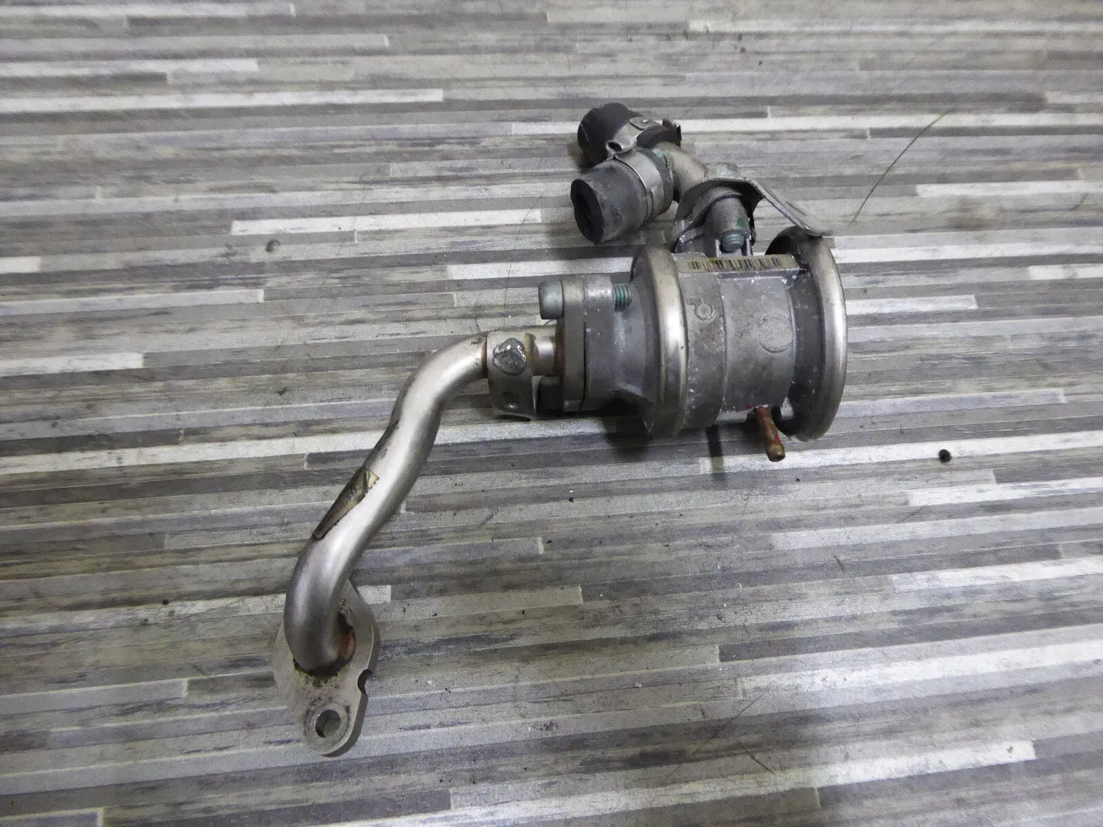 AUDI A4 8H B6 Cabrio AGR VENTIL ABGASRÜCKFÜHRUNG ABGAS rechts 078131102F - Bild 1