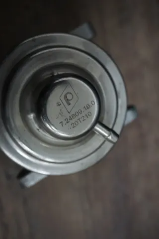 VW Audi 2,0l TDI BKD AGR Ventil Abgasrückführung Pierburg 03812963D 724809160 - Bild 2