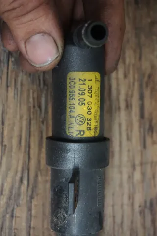 VW Passat 3C 3C0955104A Hubzylinder rechts Scheinwerferreinigung - Bild 5