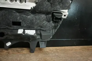 Audi R8 42 Abdeckung 423857557 Verkleidung Fahrerseite links Armaturenbrett - Bild 10