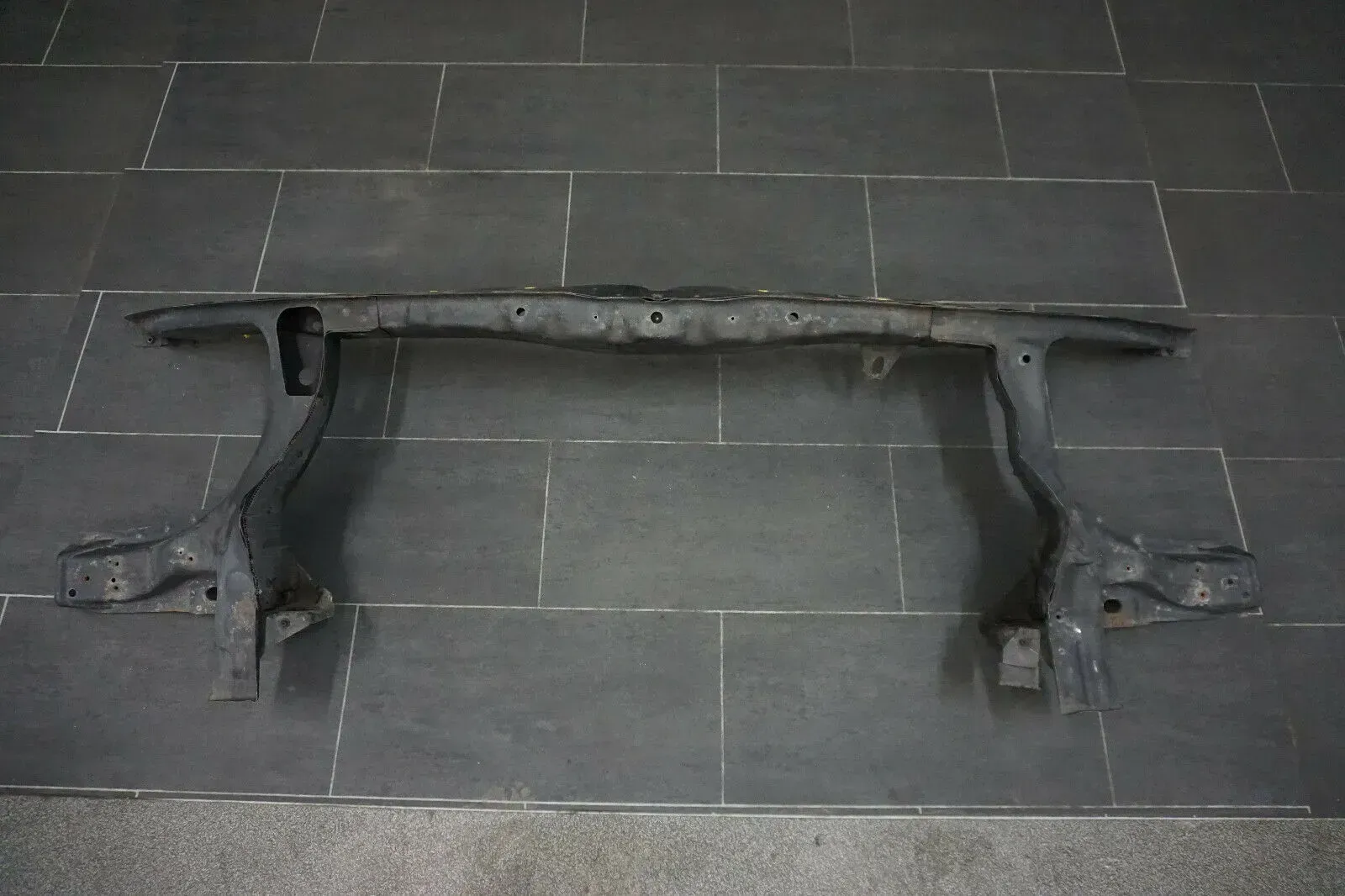 VW T5 V KASTEN 03-09 Frontverkleidung L7H000043F Schlossträger - Bild 1