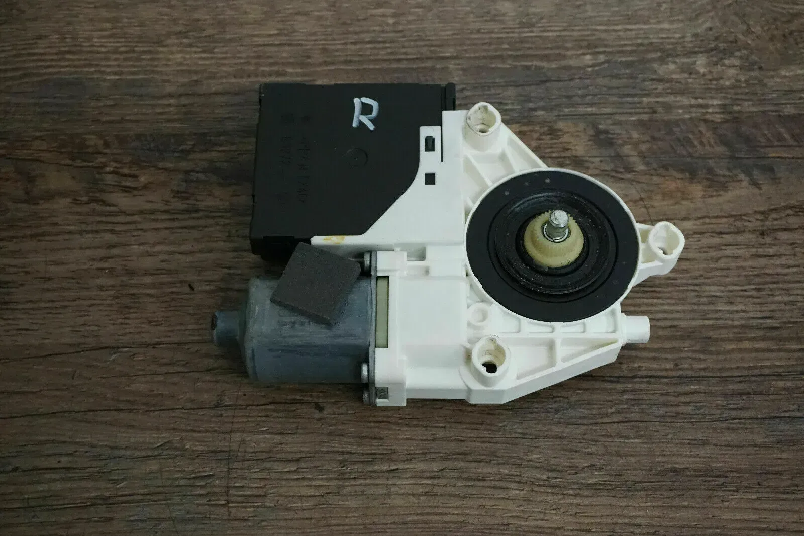 AUDI A3 8P FENSTERHEBERMOTOR MOTOR STEUERGERÄT VORNE RECHTS VR 8P0959802E - Bild 1