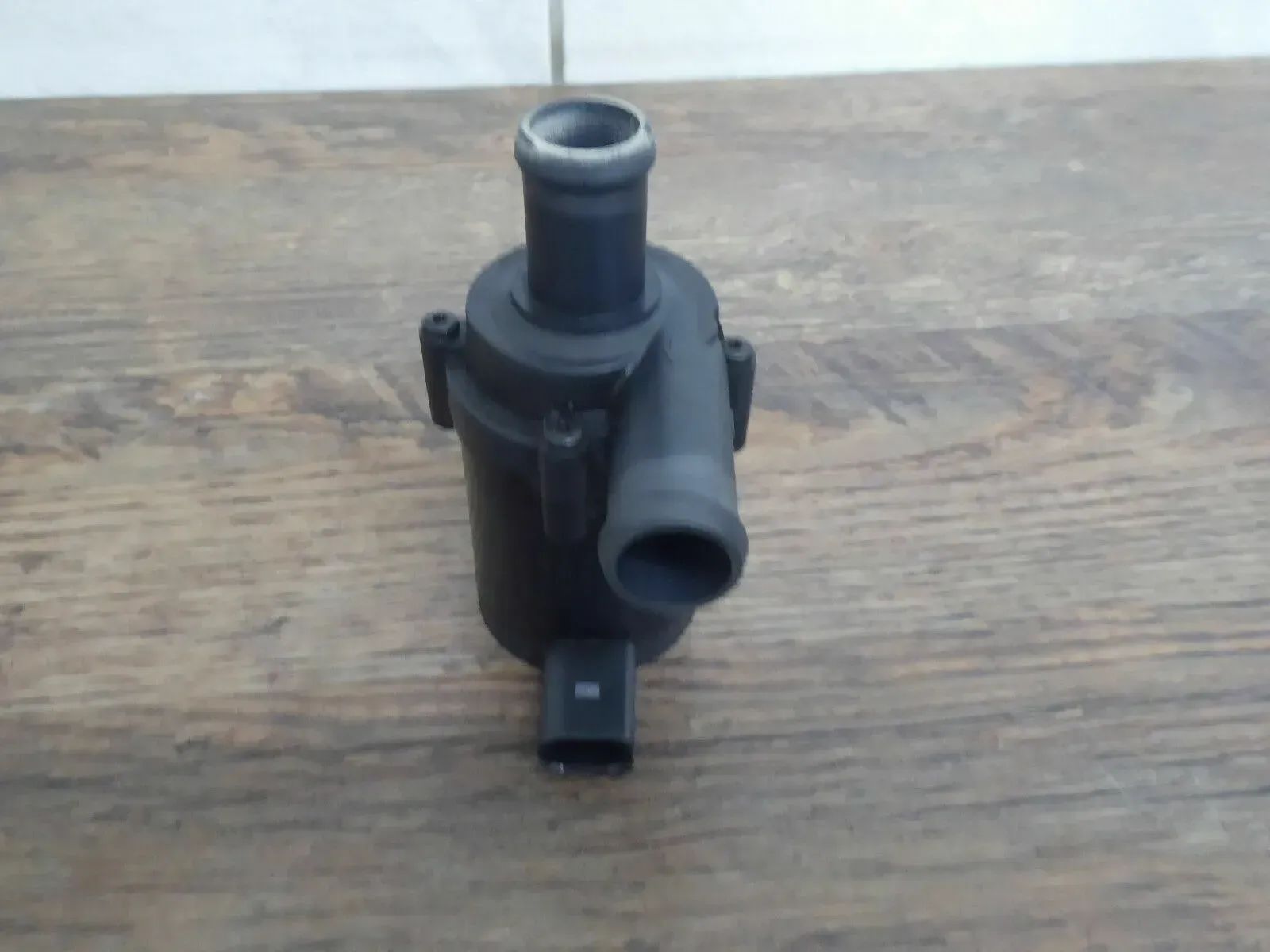VW Golf 5 Passat 3C Audi A3 2.0 Zusatzwasserpumpe Wasserpumpe 1K0965561D - Bild 1