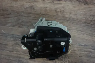 Audi Q3 8U A3 A4 B8 8KH A5 8F A8 D4 Q2 Q5 Q7 Türschloss hinten rechts 8K0839016C - Bild 2