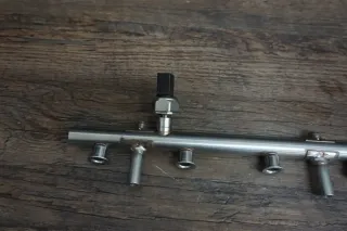 VW Kraftstoffverteiler 06K133317H Drucksensor fuel rail 2.0 TFSI Benzin - Bild 3