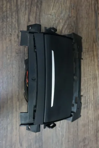 Audi A8 S8 4H D4 Ablage Steckdose Zigarettenanzünder 12V hinten 4H0864051B - Bild 3