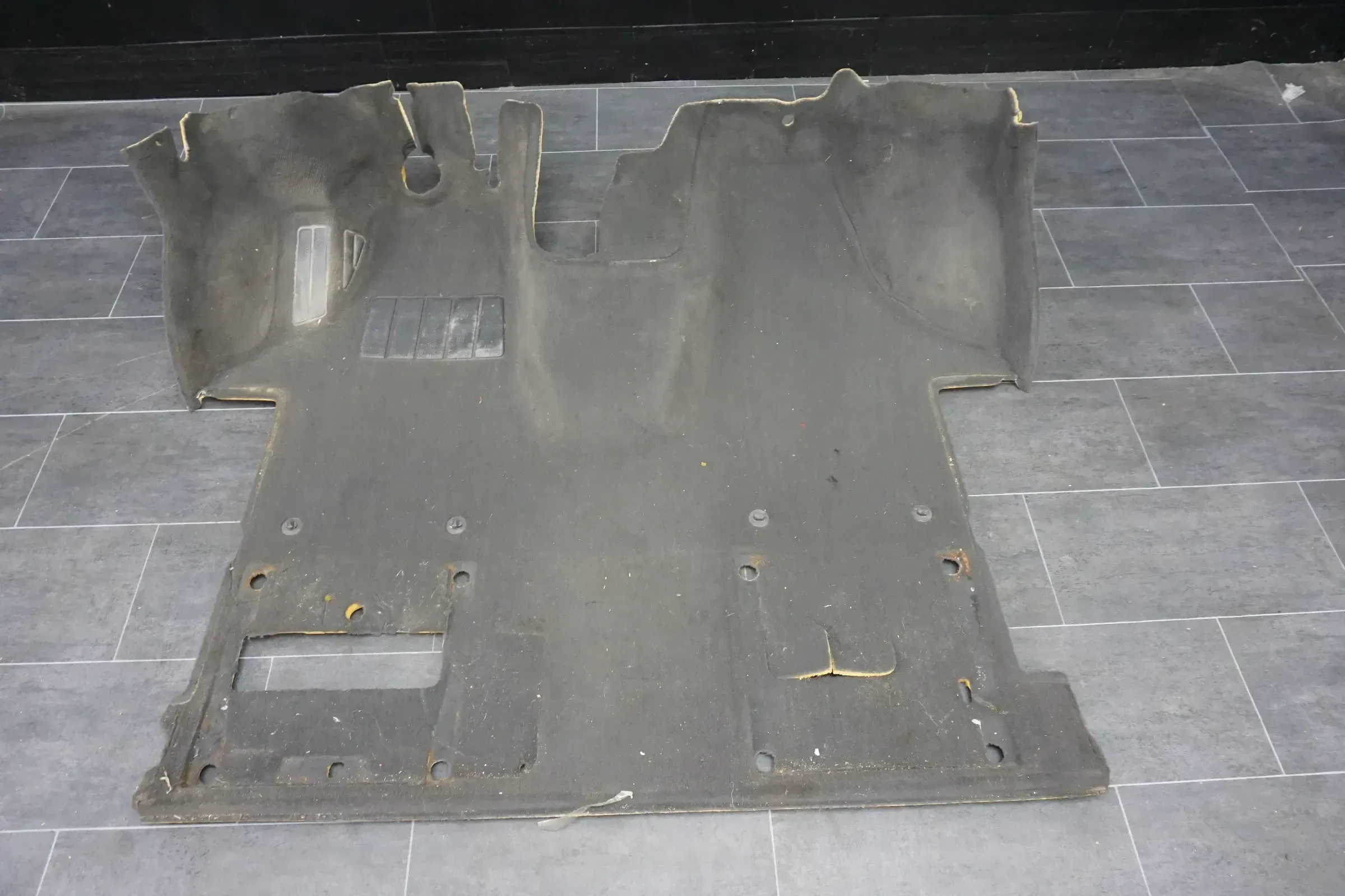 Fußboden Teppich VW T5 T6 Bus Multivan Vorne Bodenmatte Anthrazit Original - Bild 1