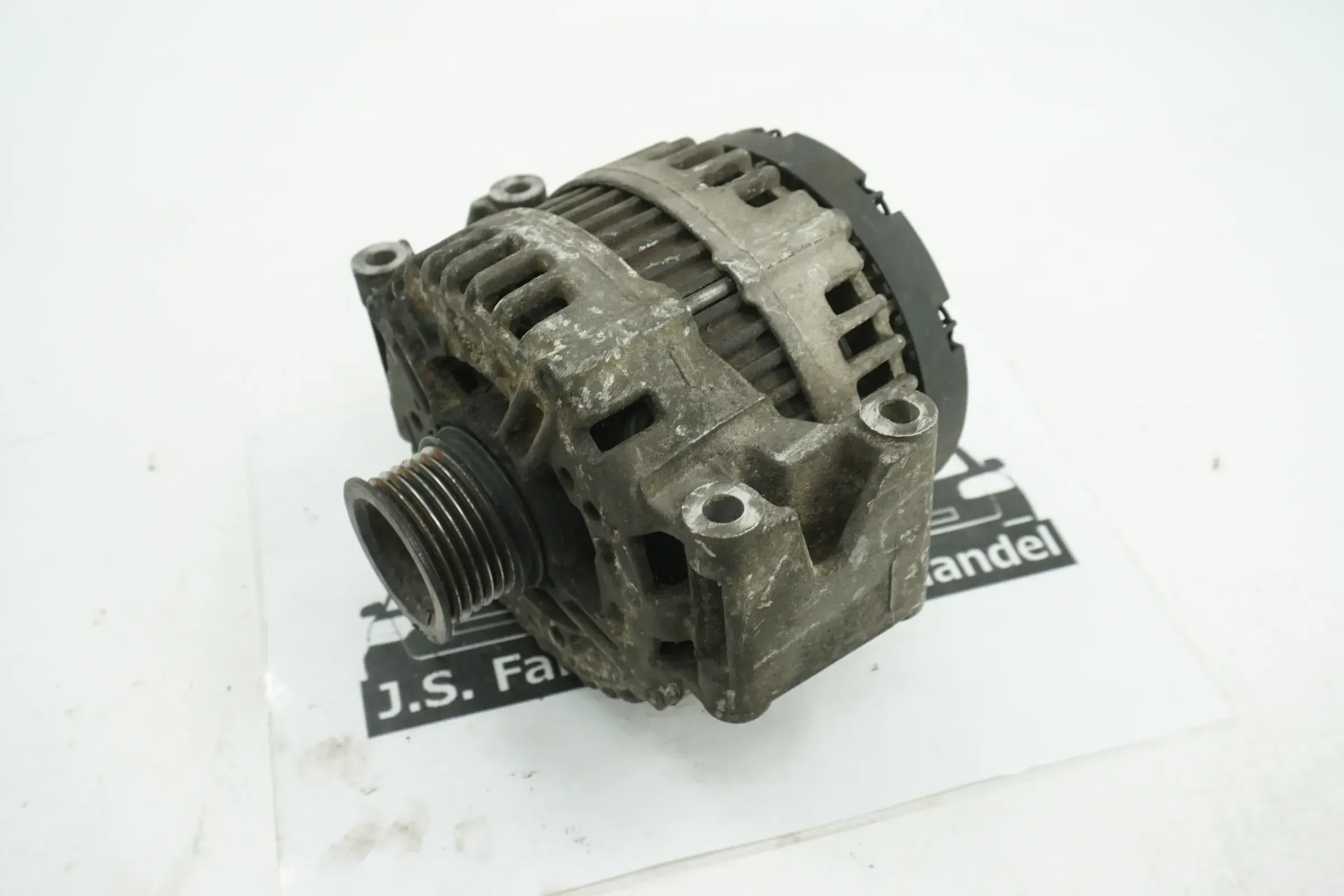 Lichtmaschine für Mercedes C-Klasse C63 6,2 V8 AMG M156.985 156.985 A1561540102 - Bild 1