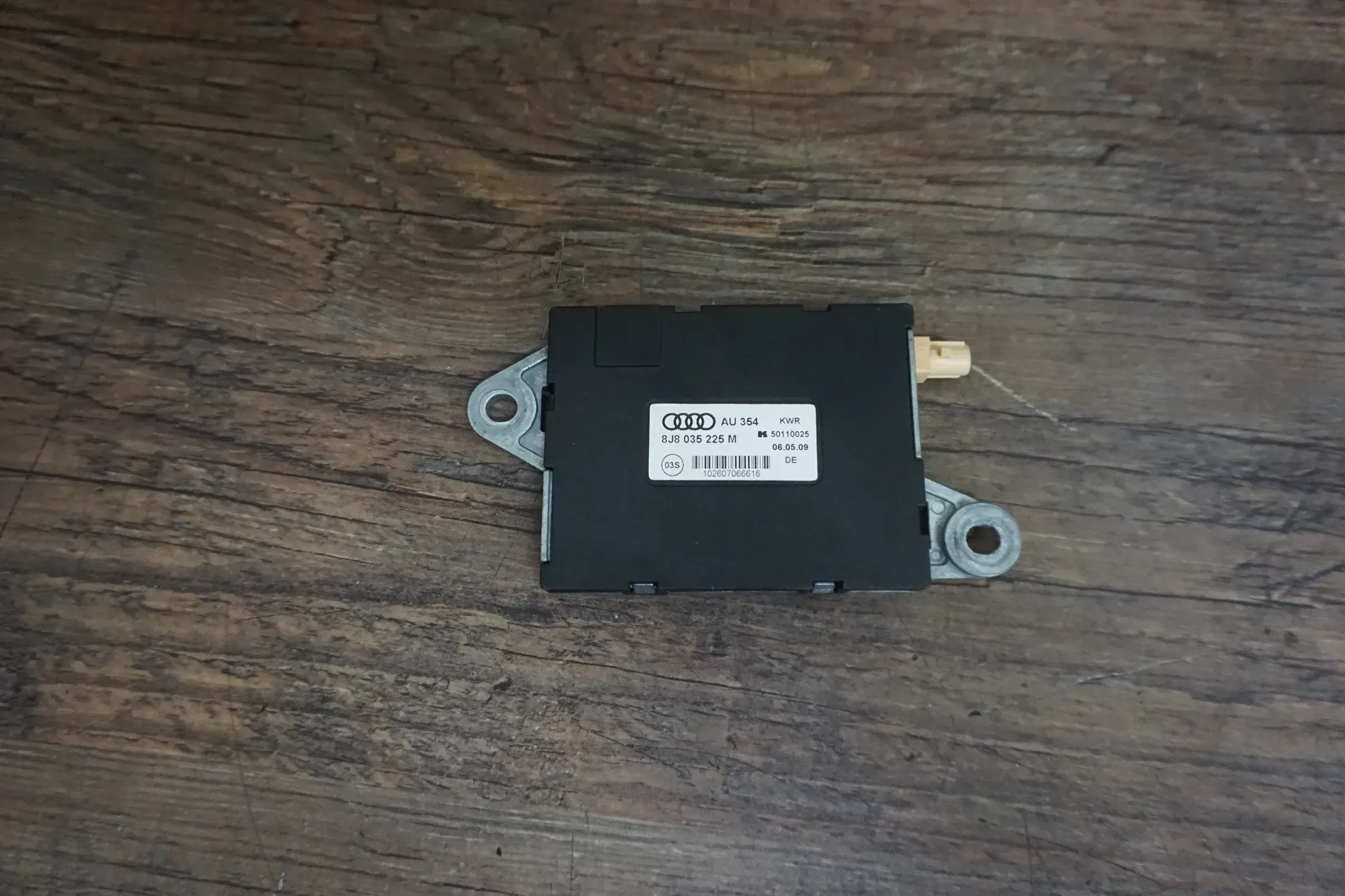 Audi TT TTs TTrs 8J Antennenverstärker 8J8035225M S-Line Verstärker Antenne - Bild 1