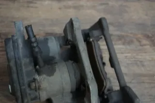 Original Audi A4 8K Avant Bremssattel TRW Stellmotor hinten rechts 32335478E - Bild 9