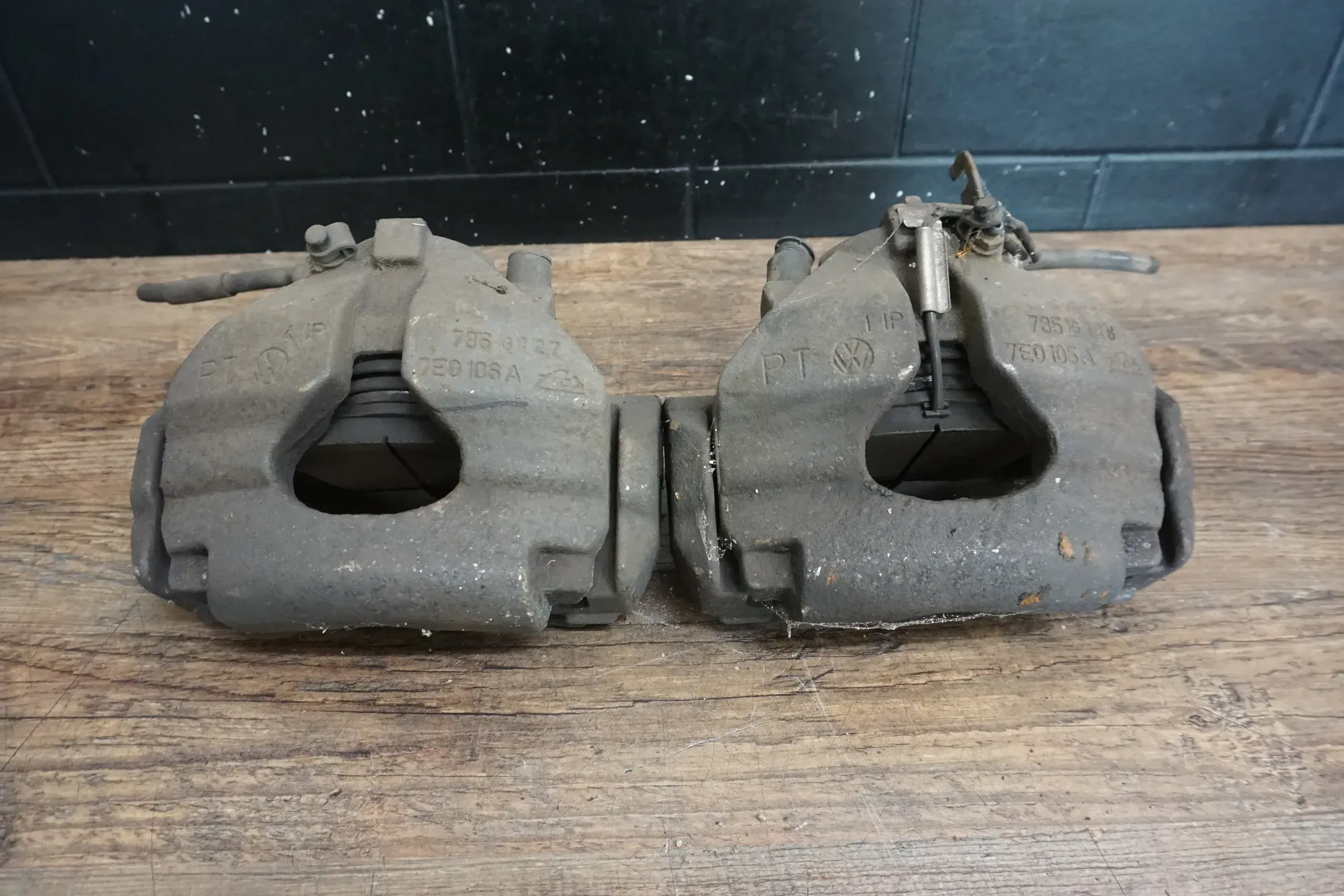 VW T5 Bremse vorn vorne Komplett Set 2.5 TDI Scheiben Halter Beläge AXE 174PS - Bild 1