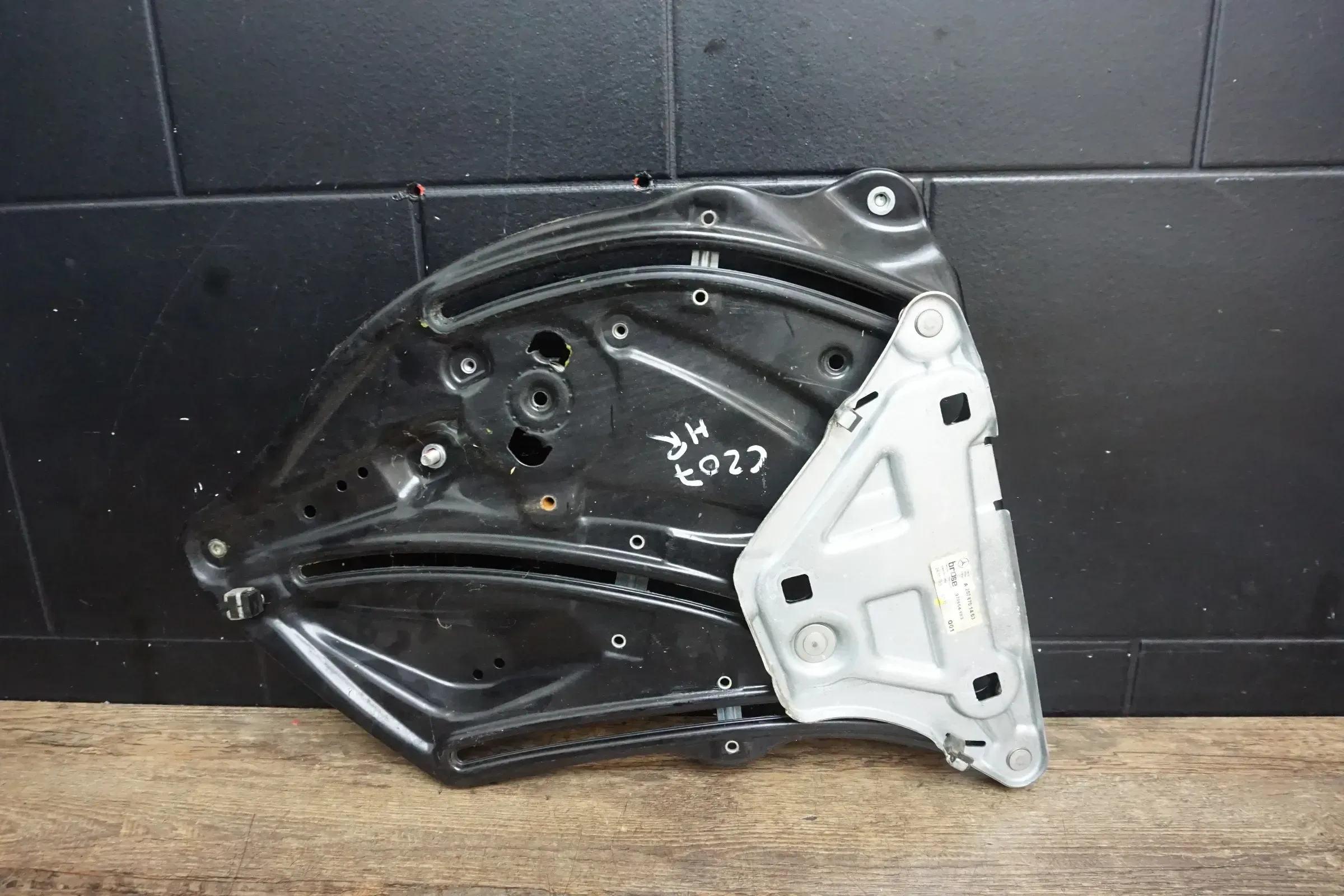 Mercedes W207 E-Klasse Coupe Fensterheber hinten rechts inkl. Motor A2076701403 - Bild 1