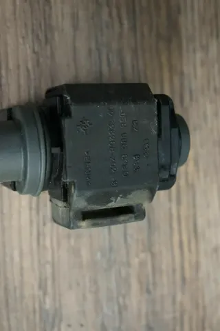 Audi A8 4H 4.0 TFSI Lang Umschaltventil Magnetventil Druckwandler 06H906283B - Bild 3