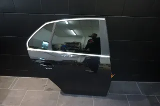 VW Jetta 5 V Bj.09 Tür HR hinten rechts LC9X Schwarz - Bild 1