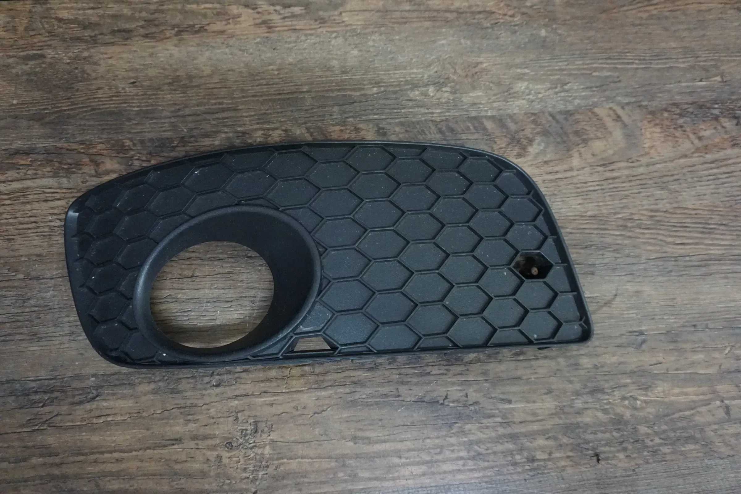 VW Golf V 5 GTI Gitter Nebelscheinwerfer Lüftungsgitter Grill Rechts 1K0853666P - Bild 1