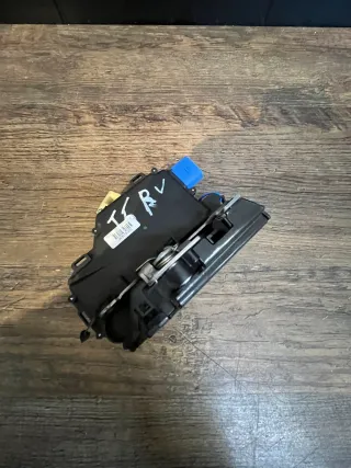 Volkswagen VW T5 Türschloss Türverriegelung vorne rechts 3B1837016CC - Bild 1