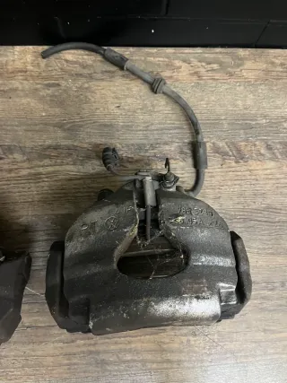 VW T5 Bremssättel vorn vorne Komplett Set 2.5 TDI Halter Beläge AXE 174PS - Bild 4