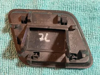 VW Touareg 7L Abdeckung vorne links Scheinwerferreinigung schwarz SWR 7L6807755LH - Bild 3