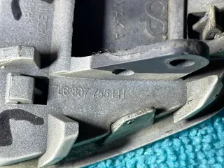 VW Touareg 7L Abdeckung vorne links Scheinwerferreinigung SWR 7L6807755LH weiß - Bild 4
