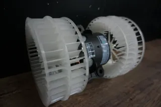 HELLA 8EW 009 158-151 Innenraumgebläse Gebläse Gebläsemotor - Bild 2