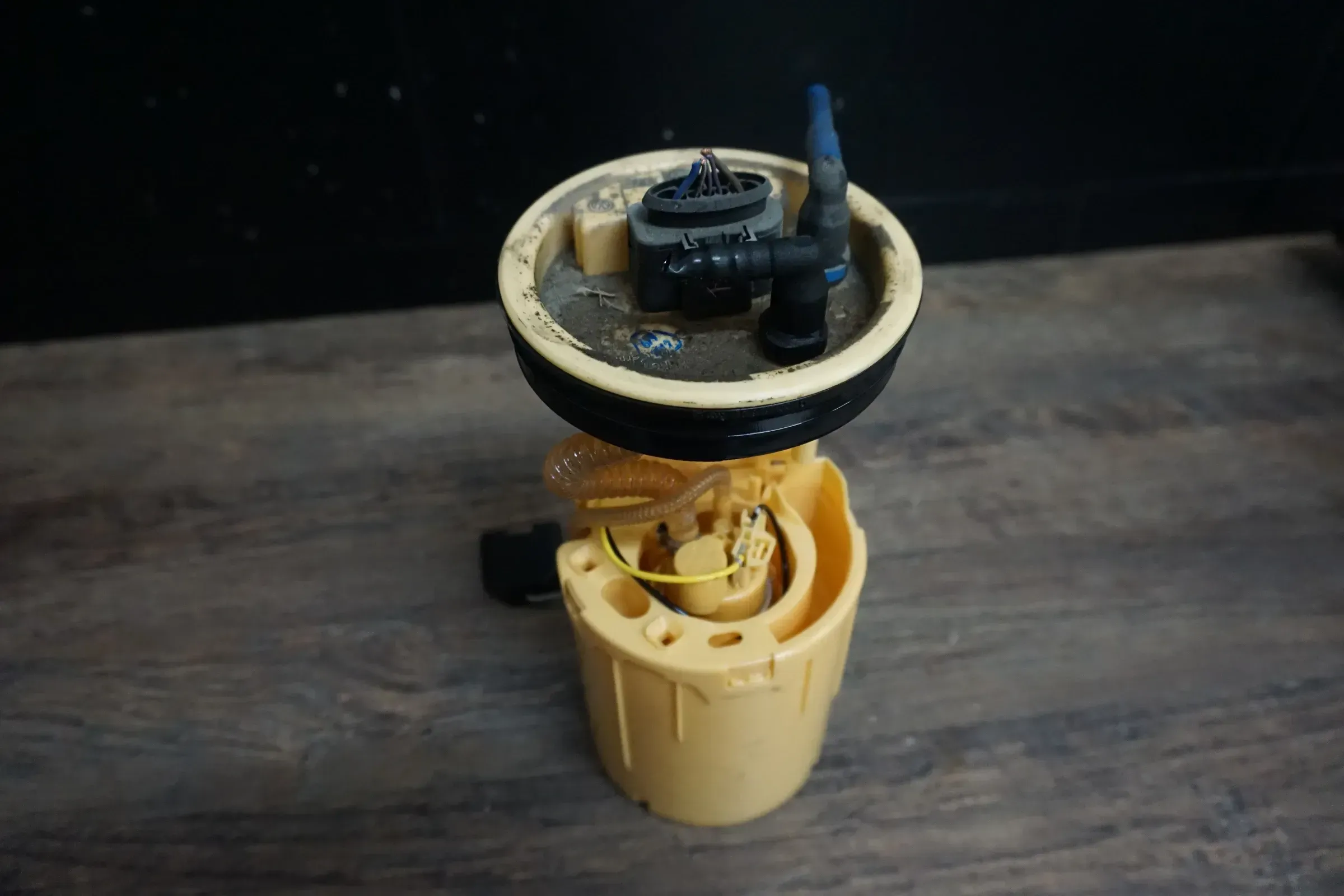 VW T5 2.0 TDI Tankpumpe Dieselpumpe Pumpe Kraftstoffpumpe 7E0919050B - Bild 1