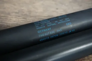 VW T5 Heckklappendämpfer 7H0827550 für Heckklappe Multivan Lifter - Bild 4