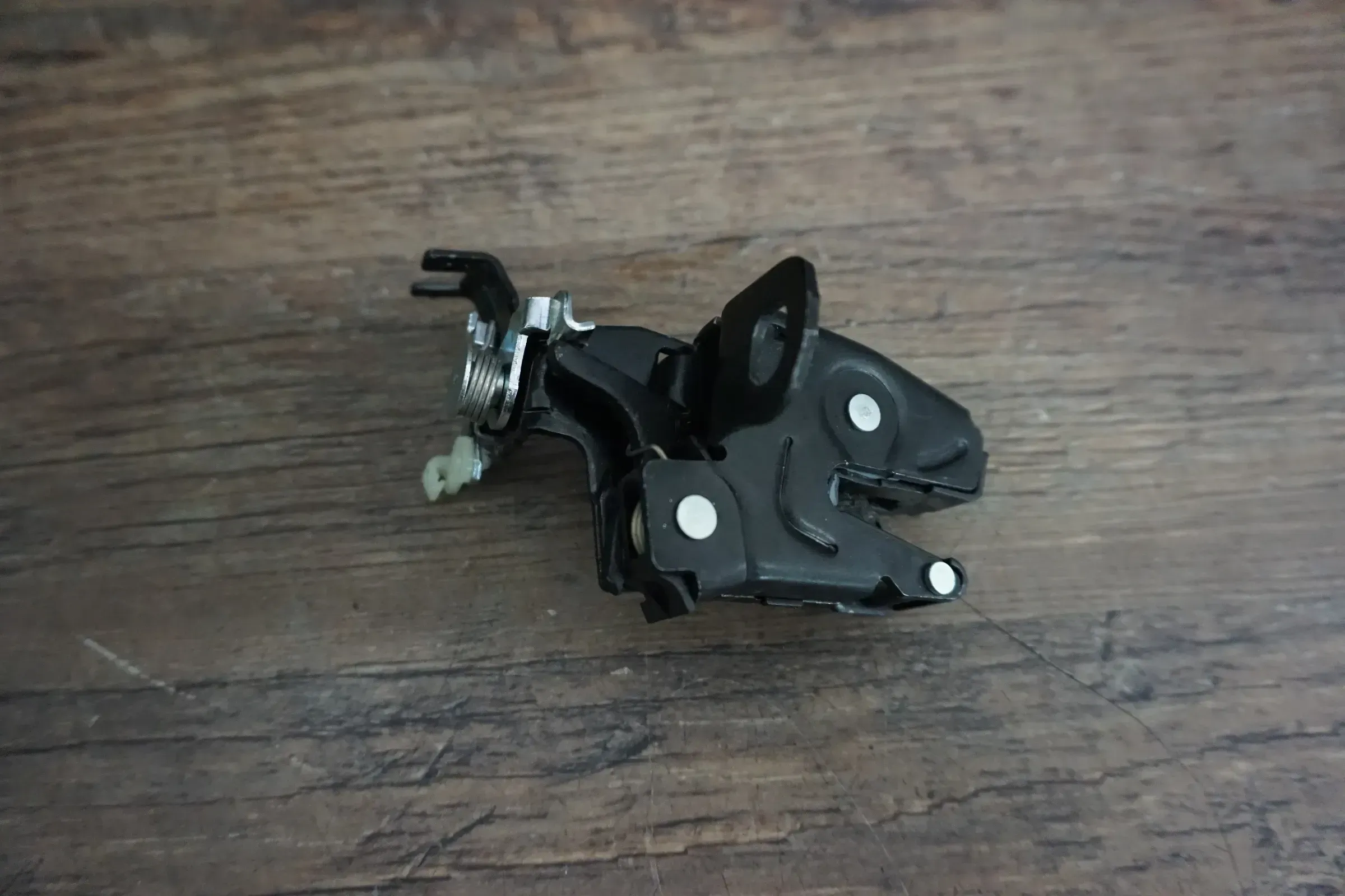 VW Transporter T5 Drehfallenschloss 7E0827161B Heck links oben - Bild 1