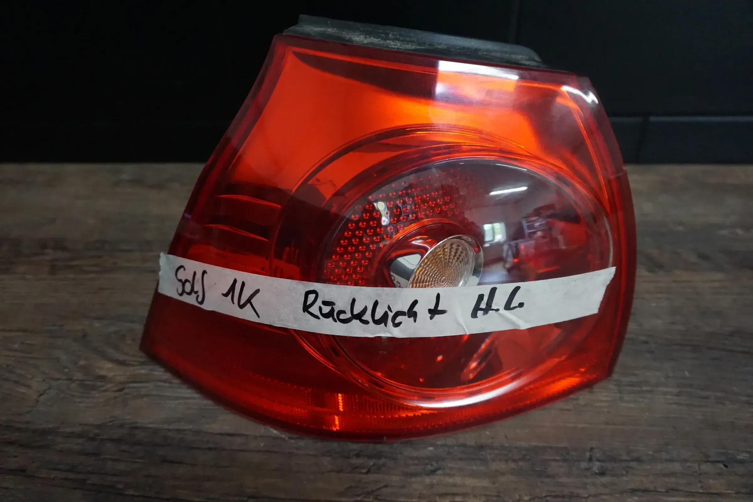 VW Golf V 1K Bj2008 Rückleuchte Rücklicht außen links 1K6945095AA - Bild 1
