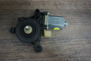 Audi A3 RS3 VW Tiguan Skoda Octavia 5E Fensterhebermotor vorne links 5Q0959801B - Bild 2