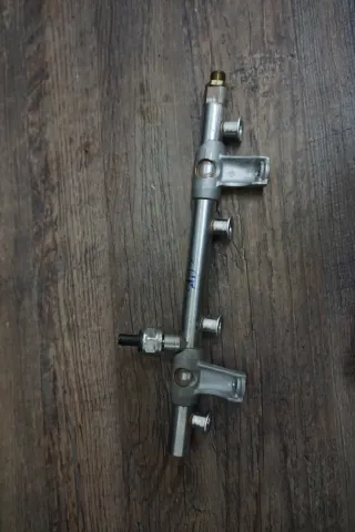 Audi A5 F5 Q5 FY TFSI Kraftstoffverteiler Verteiler Einspritzleiste 06M133316L - Bild 2