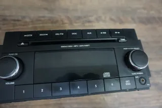 Chrysler Dodge Jeep OEM Factory Stereo Radio MP3 WMA CD /AUX - Bild 4