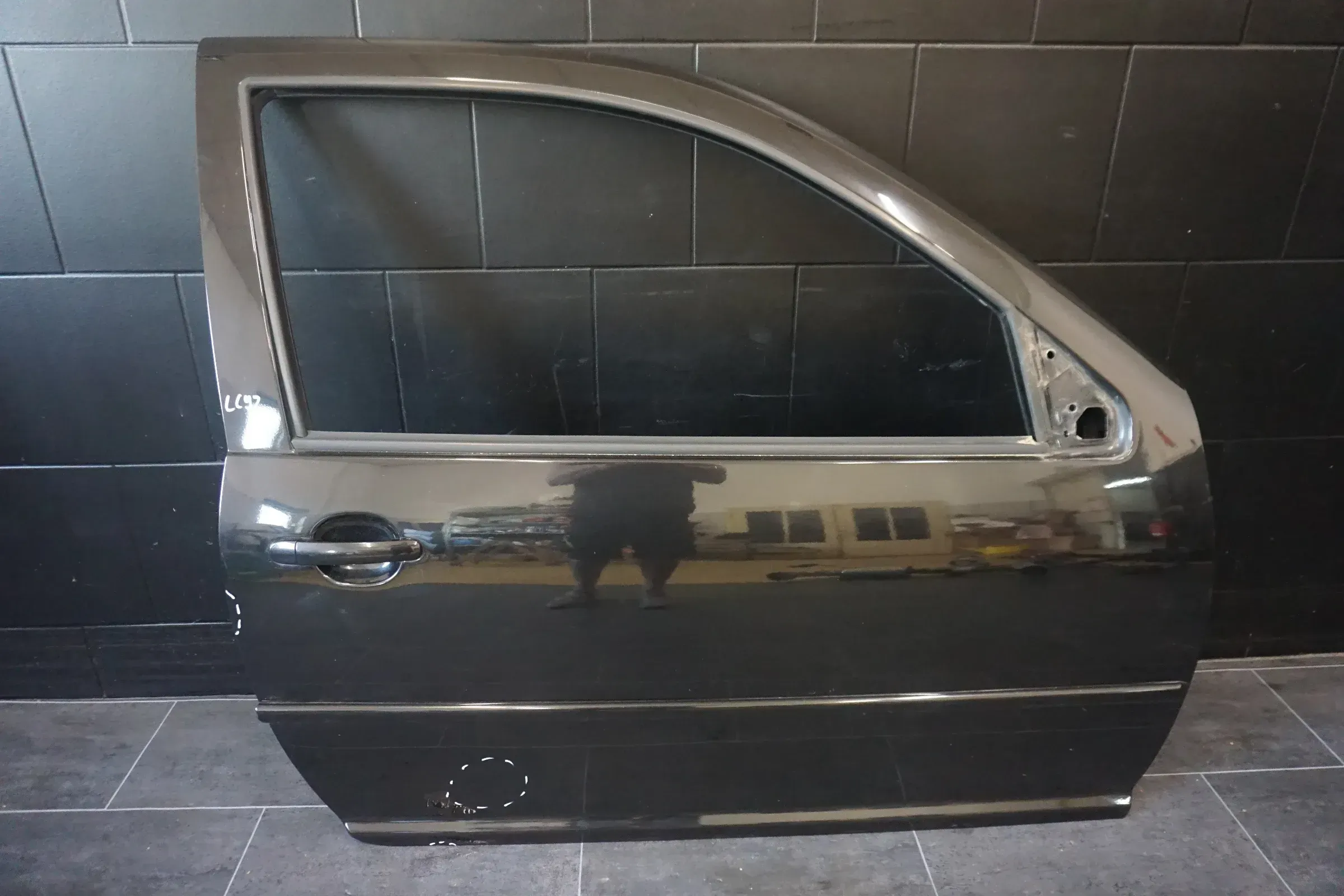 Tür vorne rechts VW Golf 4 IV 3-türig black magic perl. LC9Z schwarz Beifahrer - Bild 1