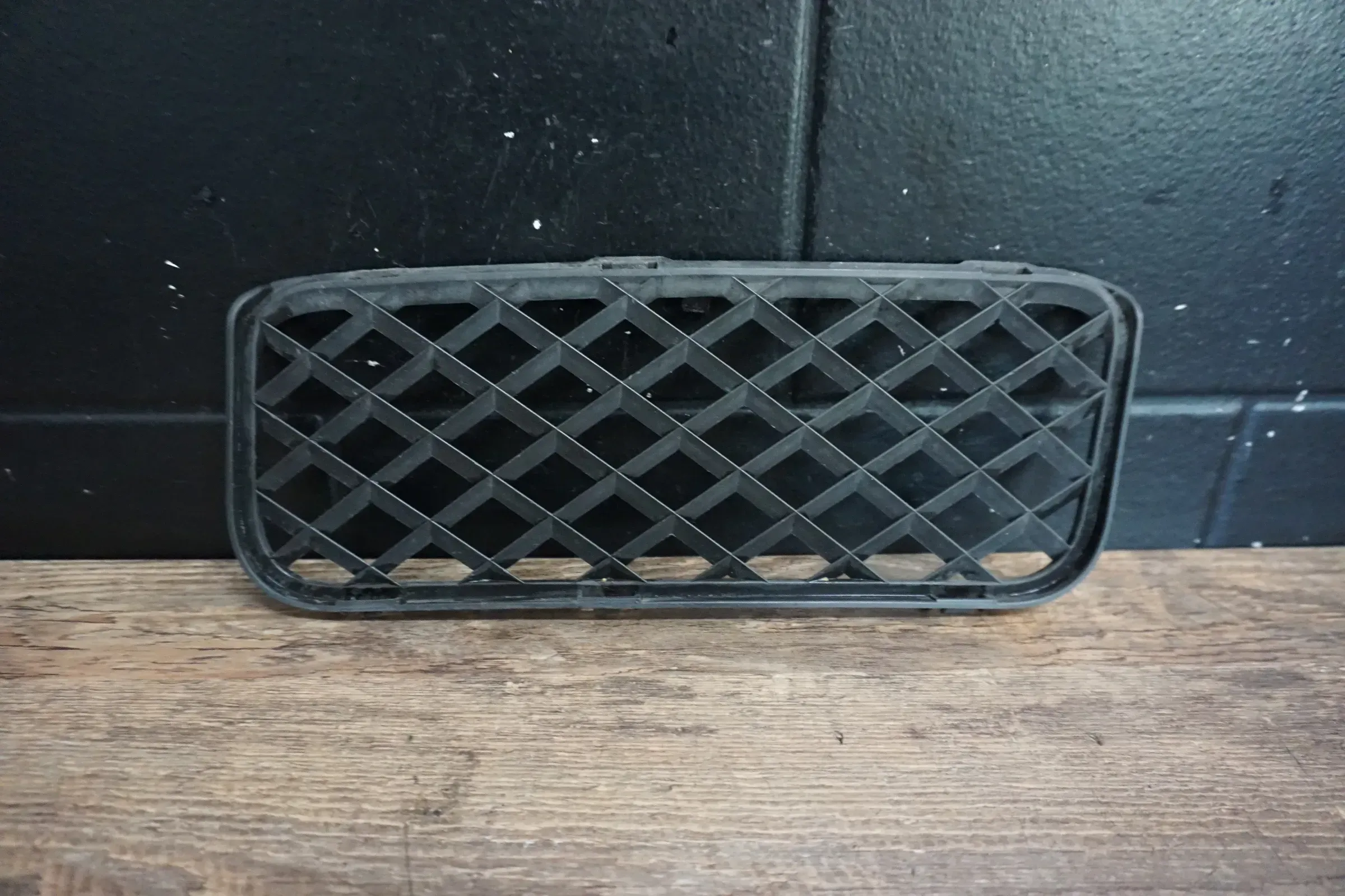 VW Touareg 7L Stoßstangen Gitter Ziergitter rechts 7L6853677 - Bild 1